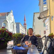  ,  Maksim, 35