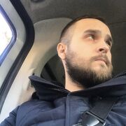  ,  Artem, 32