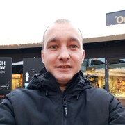  ,  Oleg, 32