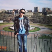  ,   Artur, 32 ,   