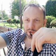  ,   Maksim, 43 ,   