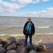  ,   Maxim, 42 ,   ,   , c 