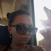 ,  Elena, 21
