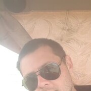  ,  Roman, 32