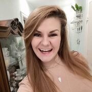  -,  Alicia, 32