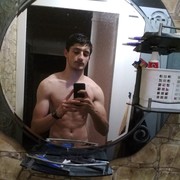  ,  Ali, 26