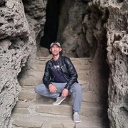  ,  Viktor, 37