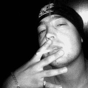  ,  Nikolas, 40
