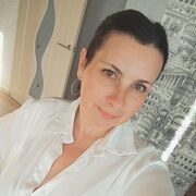  ,  Valentina, 45