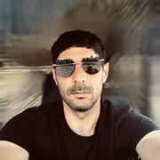  ,  Armen, 38