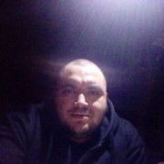  ,  Viktor, 37