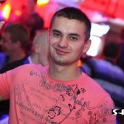  ,   Viktor, 34 ,  