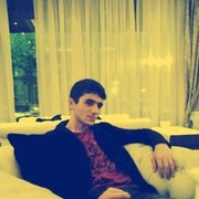  ,   Artur, 32 ,   