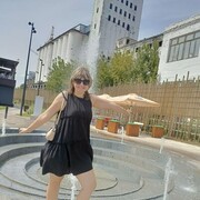  ,   Nina, 42 ,   