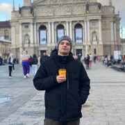 ,  Yevhentre, 23