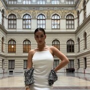  ,  Sonya, 22