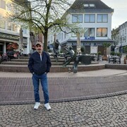 ,   Leon, 49 ,   ,   , c , 
