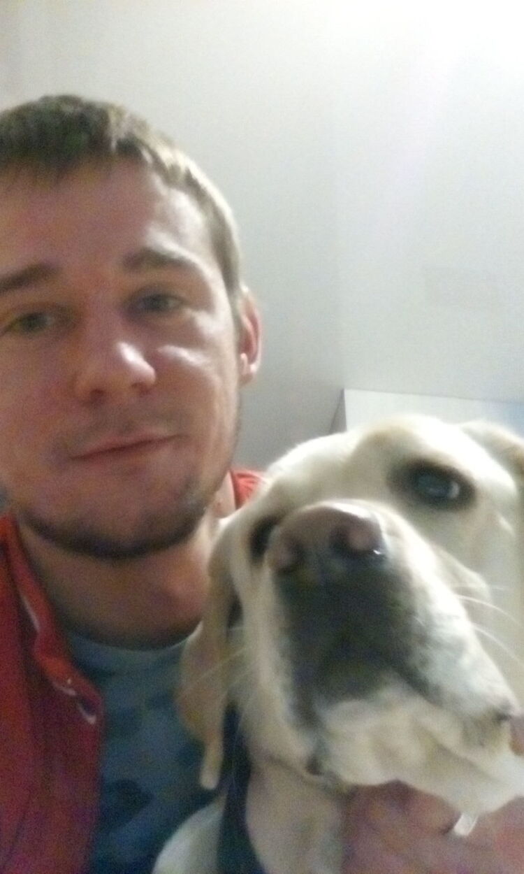  30725544  Maxim, 35 ,    