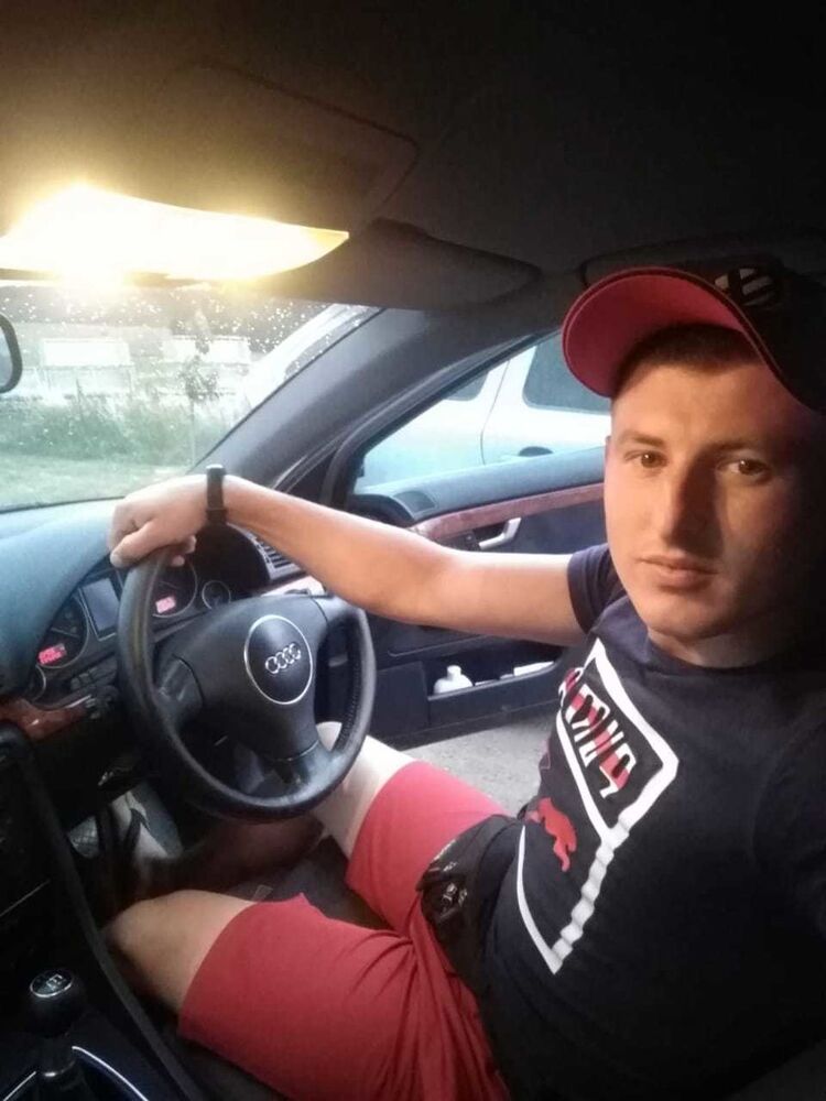  Jindrichuv Hradec,   Aleks, 35 ,   ,   , c , 