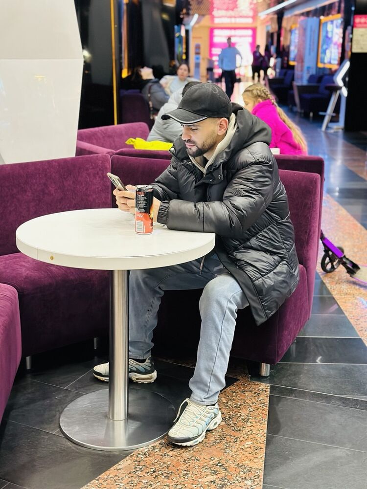 ,   Amer, 28 ,   ,   