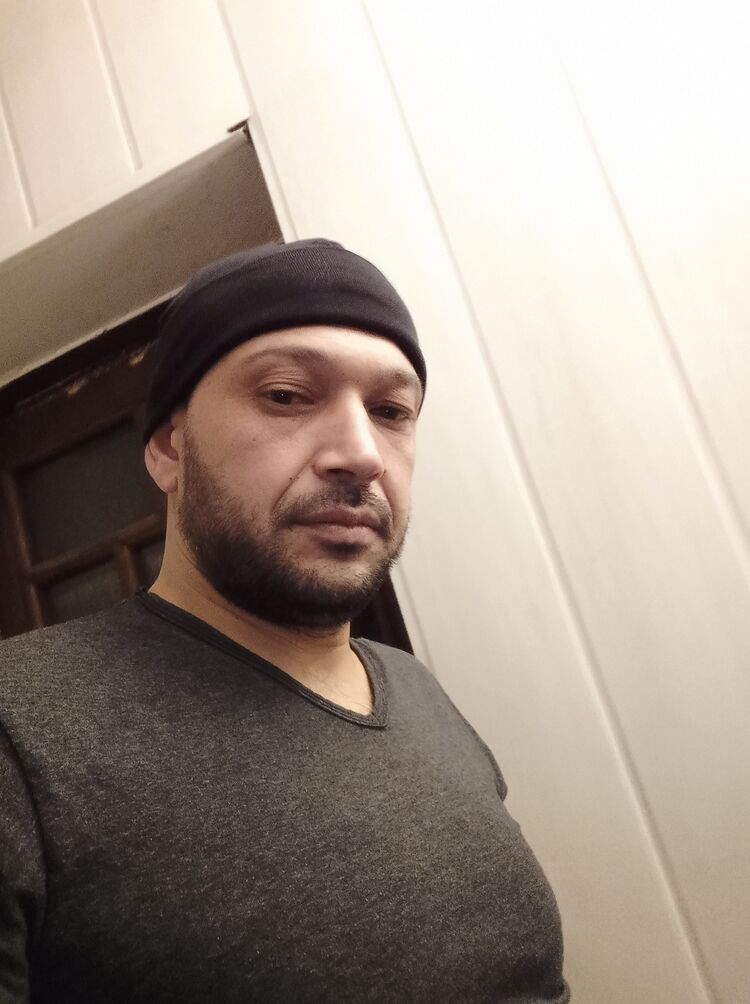  35553124  Mehman, 40 ,    