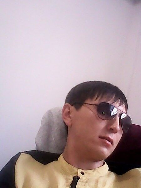  ,   Amir, 37 ,   