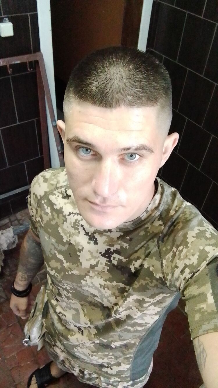  46152154  Vlad, 31 ,    