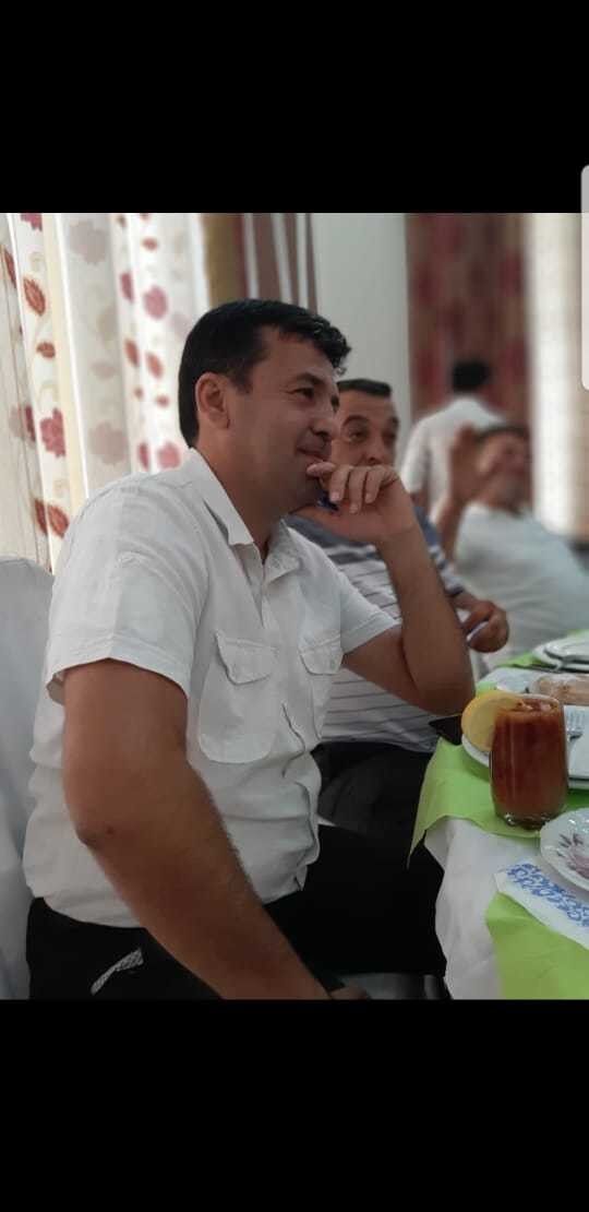  18535124  Kamil, 44 ,    