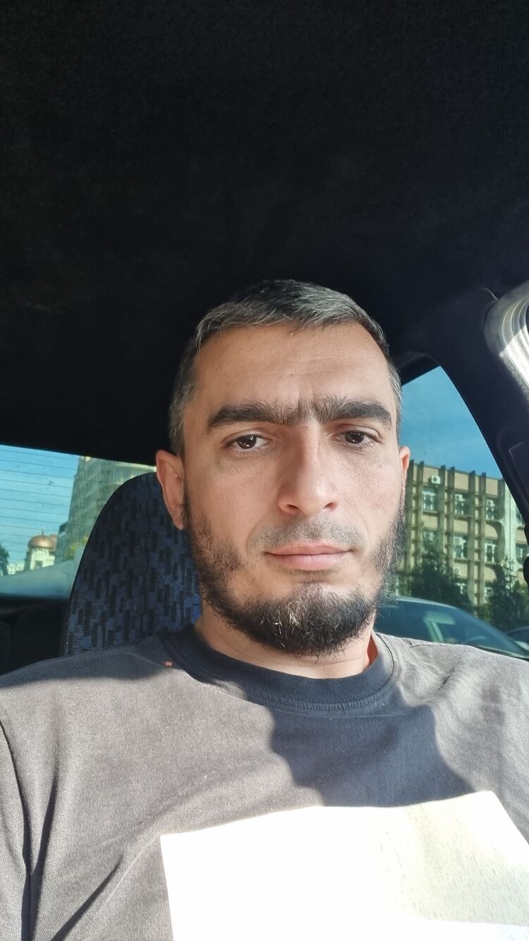  53170394  Kurban, 35 ,    