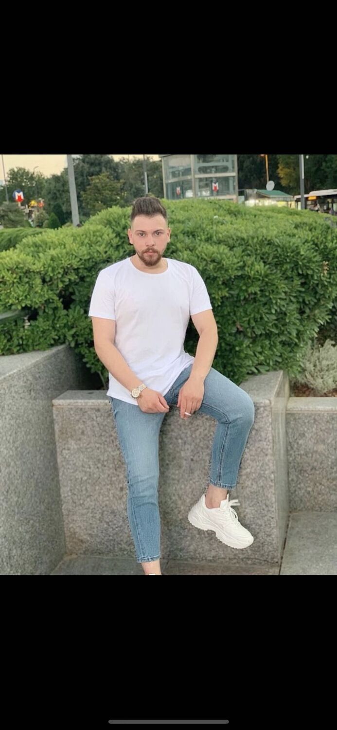  ,   Malek, 29 ,   ,   