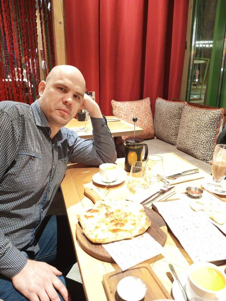  44193024  ALEKSEI, 39 ,     