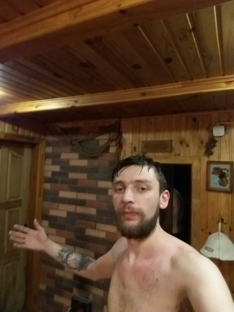  12978174  Artem, 34 ,    