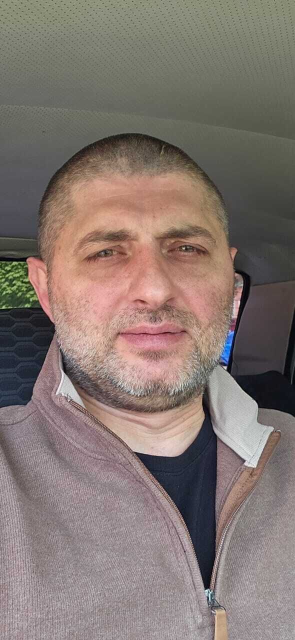  ,   Vlad, 40 ,   ,   