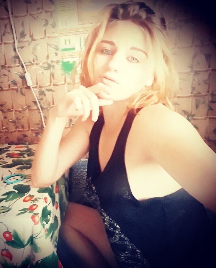  28085914  Veronika, 27 ,    