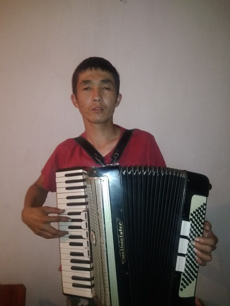 17058144  Azamat, 35 ,    
