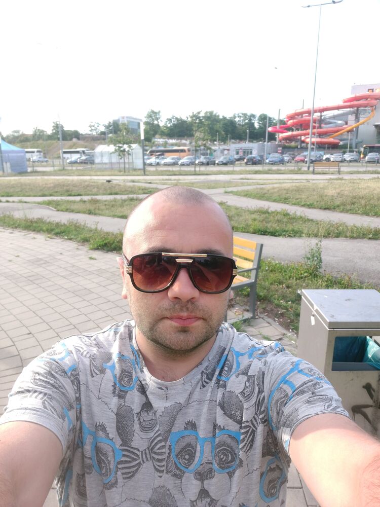  30560944  , 35 ,    