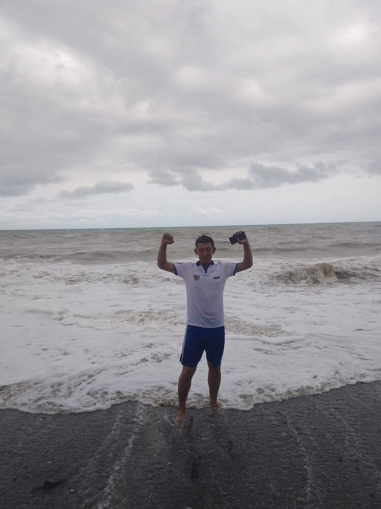  44352924  Ozod, 40 ,    