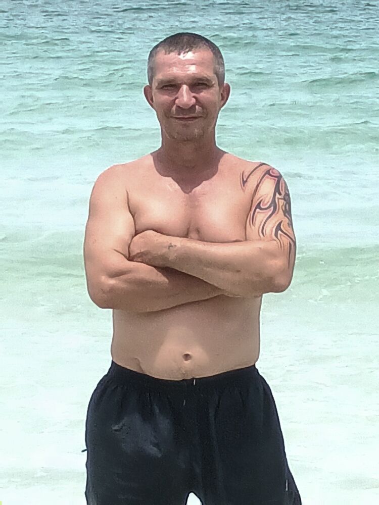  43674924  Vitaly, 48 ,    