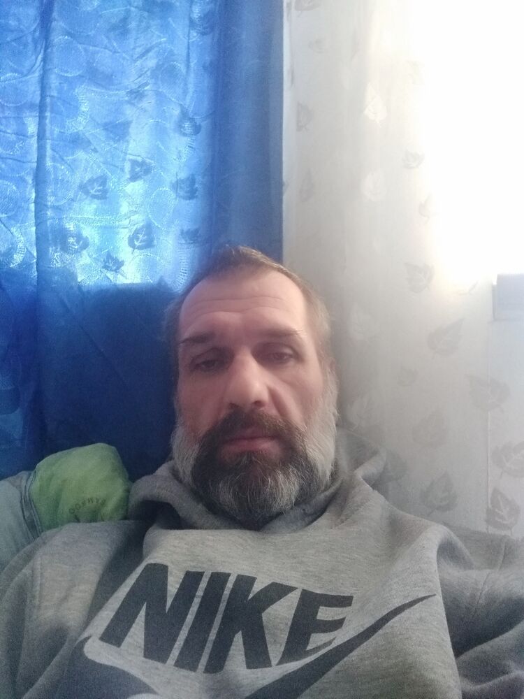  40287854  Andre, 47 ,    
