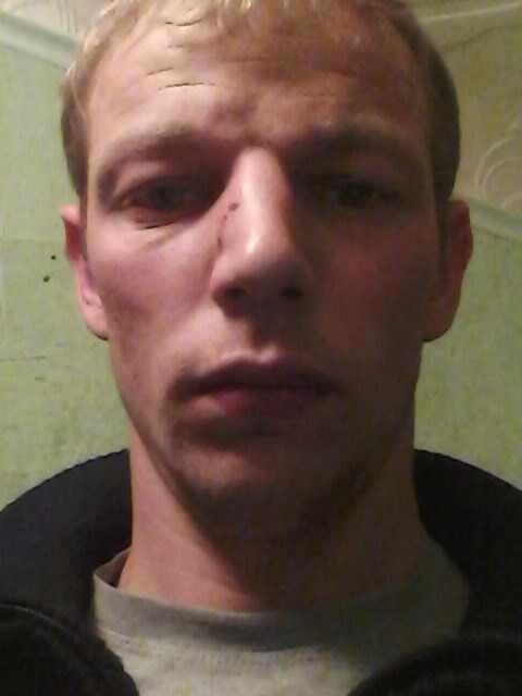  5506124  Aleks, 40 ,    