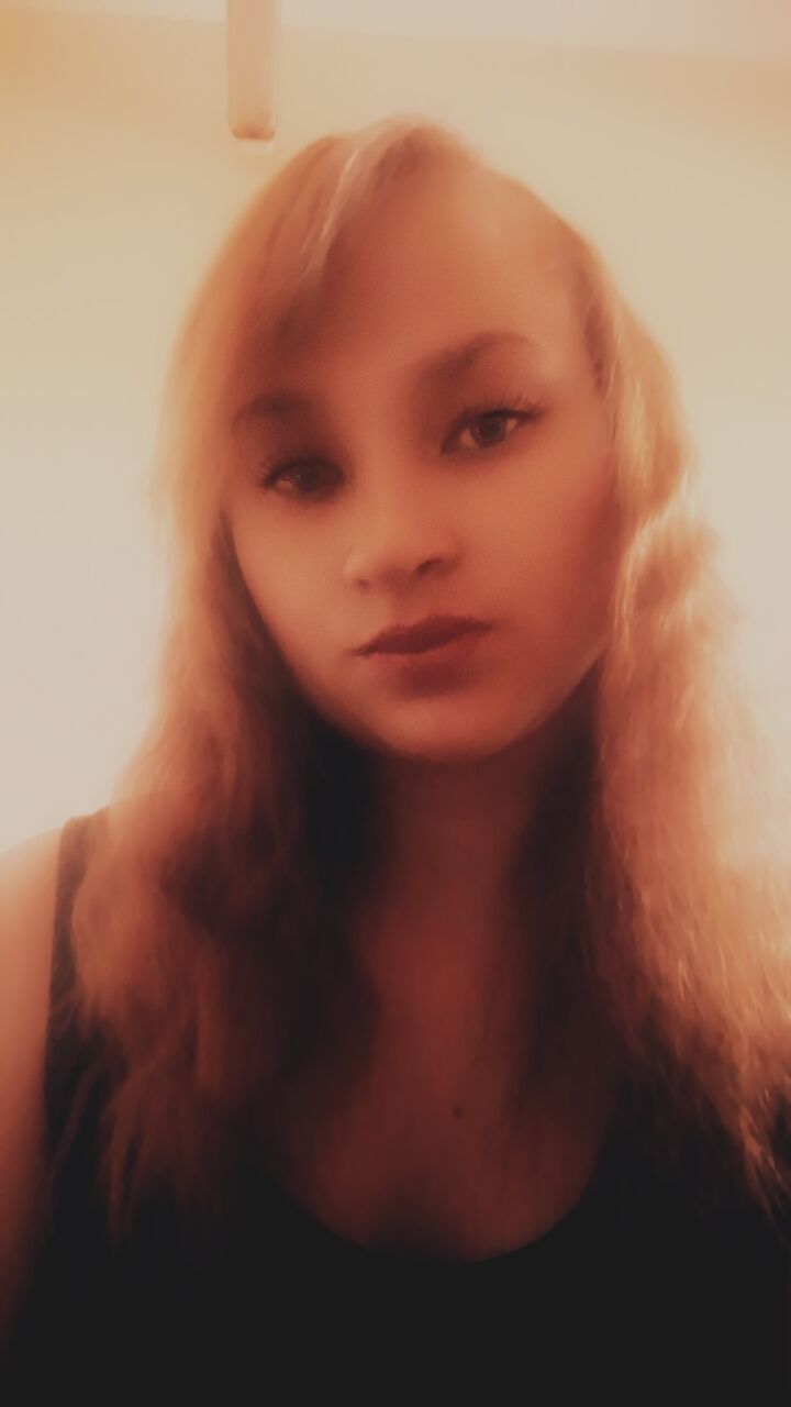  ,   Nina, 24 ,   c 
