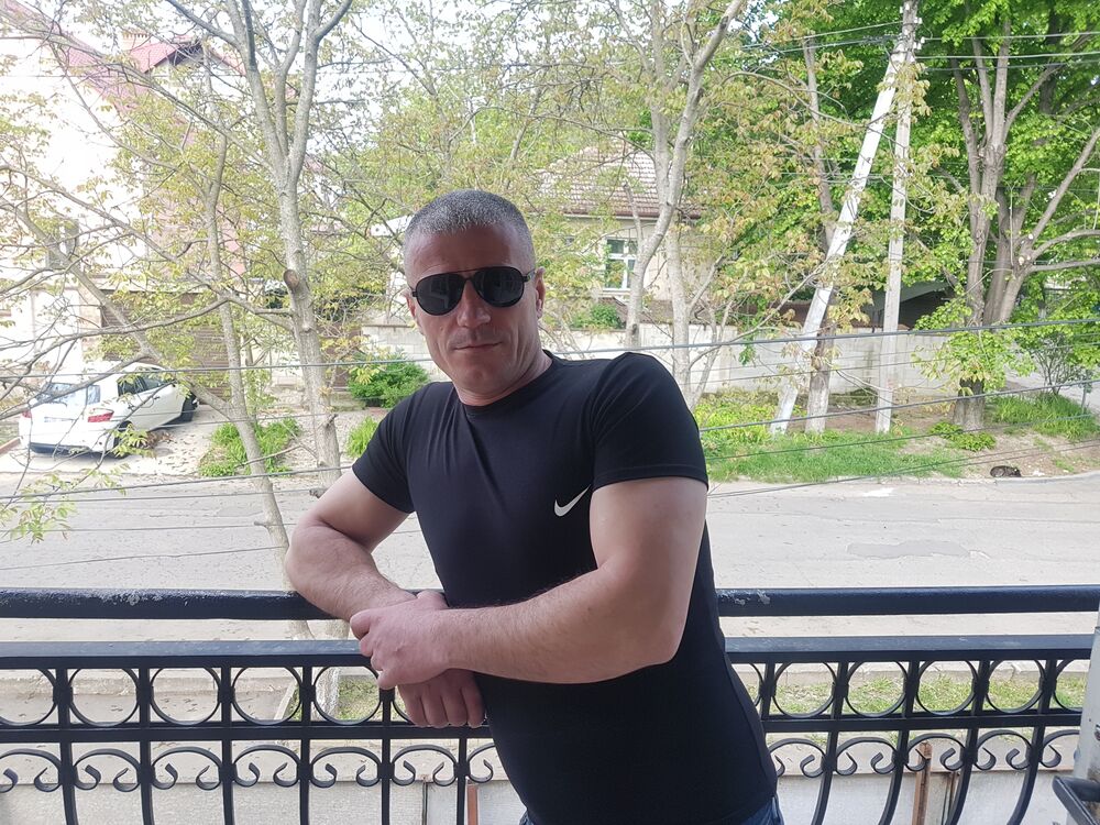  ,   Denis, 38 ,   ,   