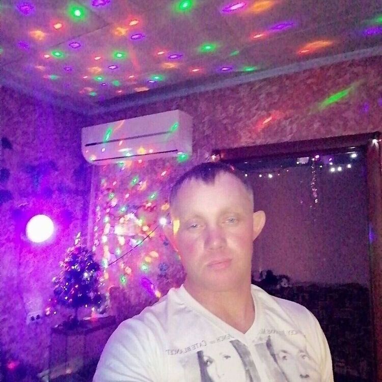  30904874  Vasily, 43 ,    