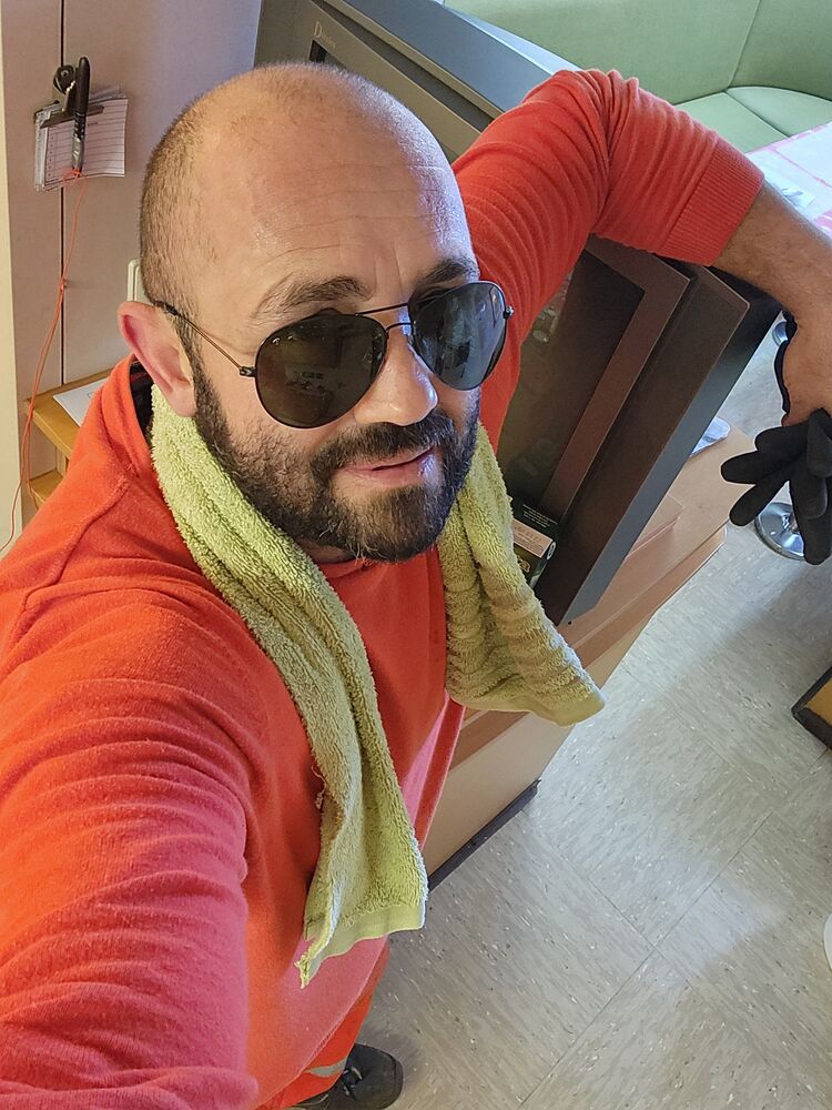  53388134  Mindoza, 46 ,    