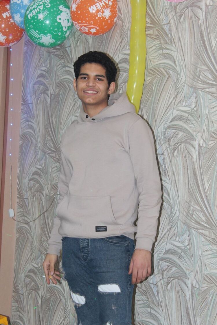  33068574  Mostafa, 23 ,    