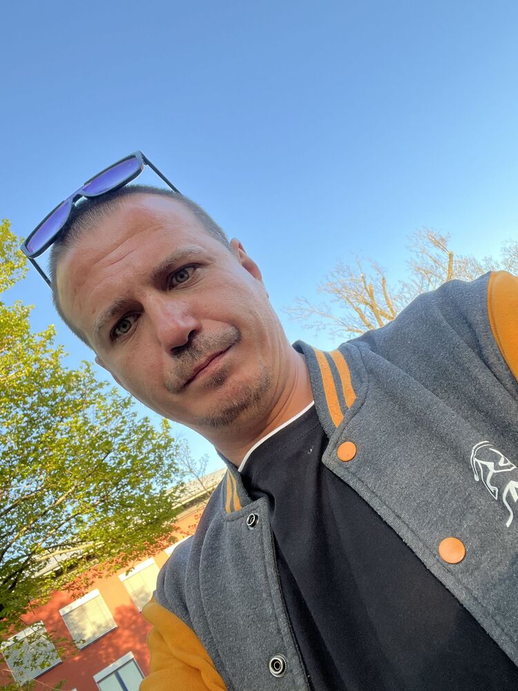  51775924  Eduard, 31 ,    Arnstadt