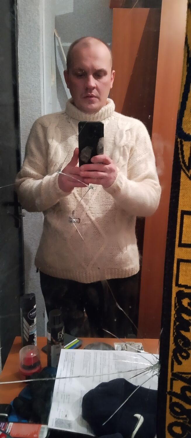  52775404  , 37 ,    --