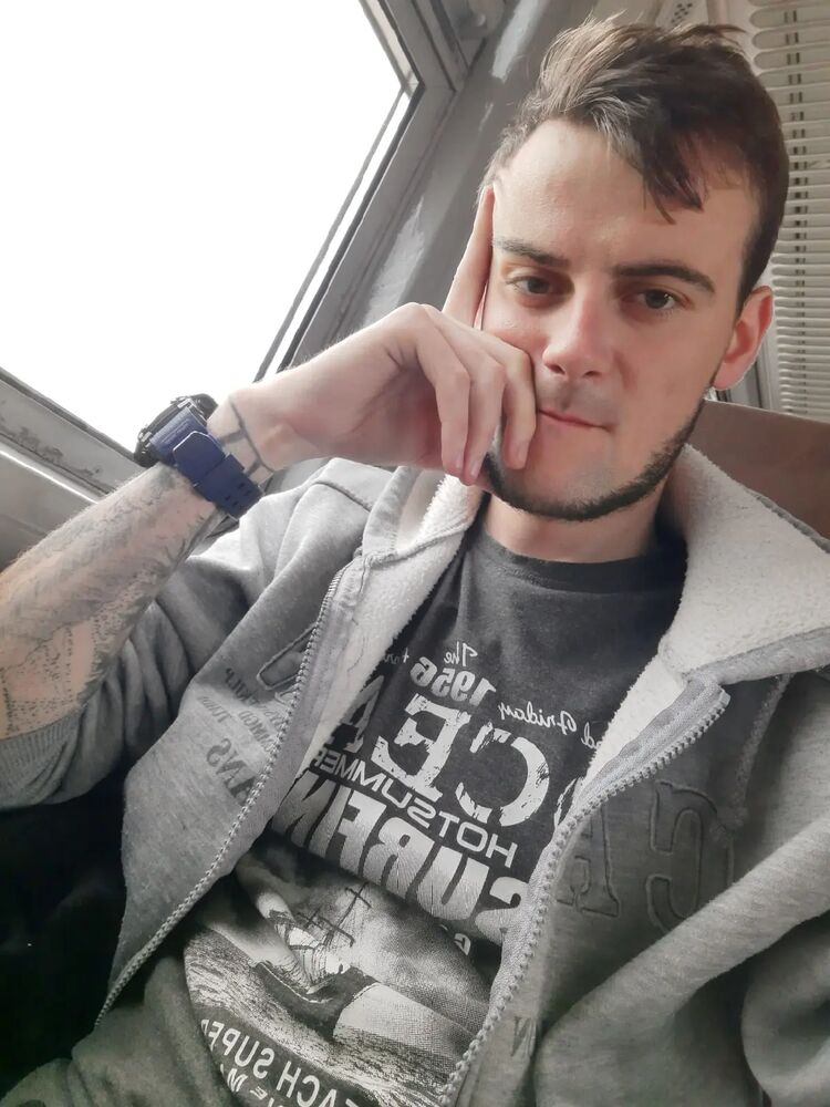  28511344  Alex, 27 ,    