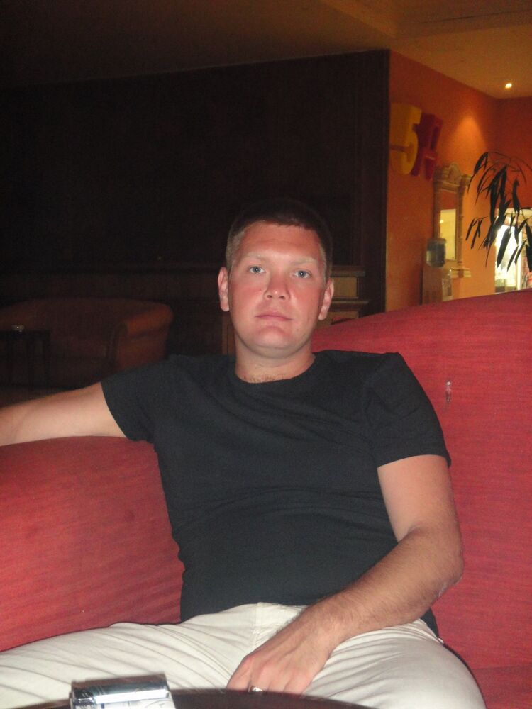  52588104  Deonis, 40 ,     