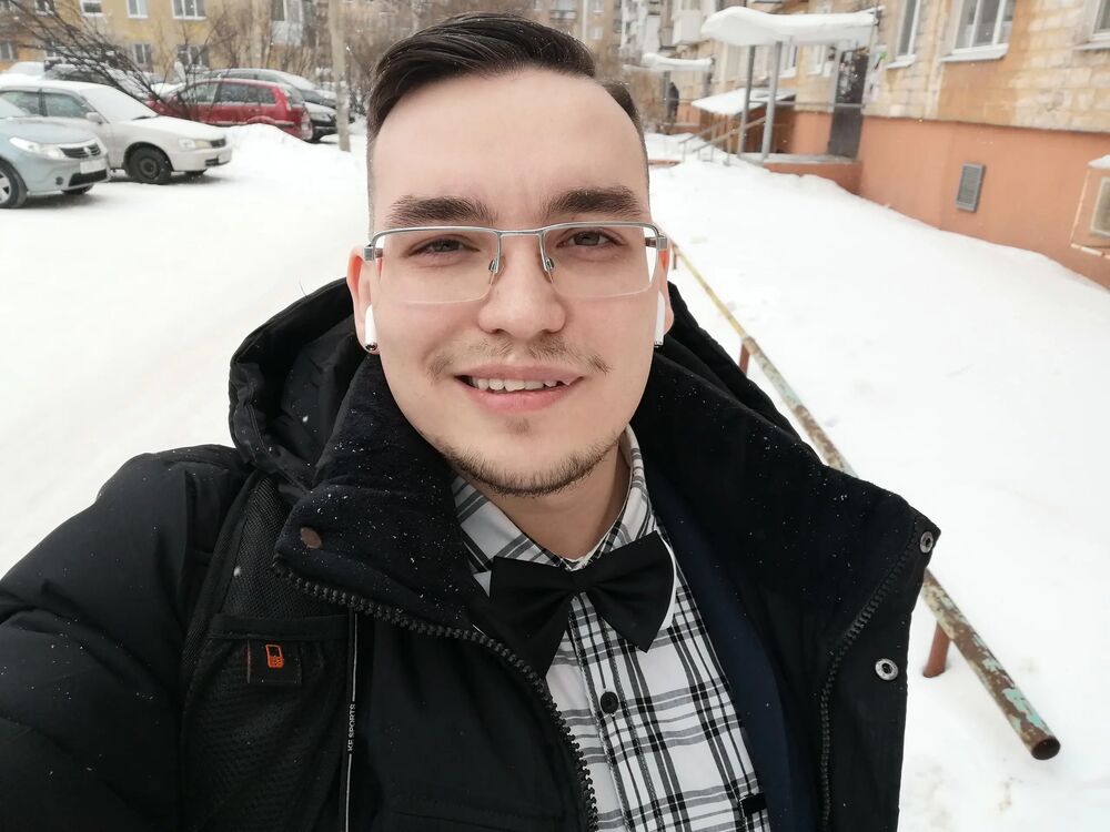  27154424  Anton, 26 ,     